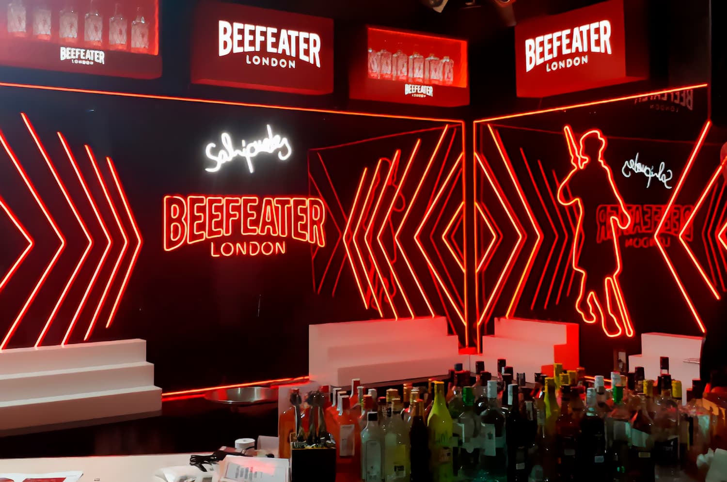 GrupoDream-Rotulacion-Diseno-Produccion-y-Montaje-led-neon-Beefeater-Salsipuedes